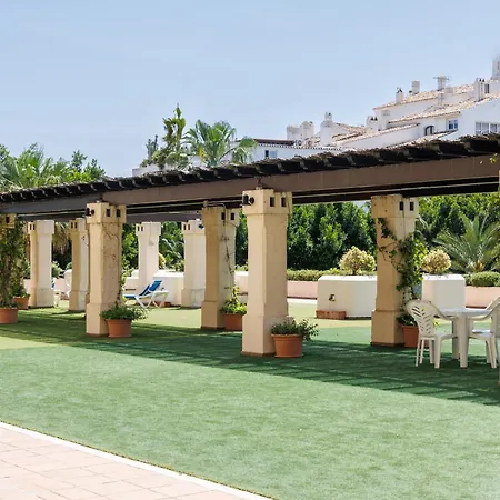 Banus - Newly Renovated Premium 2br-2ba - Steps To The & El Corte Ing Luxury Shoop - Balcony With Pool Views - Prime Puerto Banus Location - Ideal For Families - Marina Banus Iv Complex Apartmán *