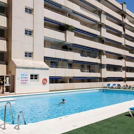 Apartmán Banus - Newly Renovated Premium 2br-2ba - Steps To The & El Corte Ing Luxury Shoop - Balcony With Pool Views - Prime Puerto Banus Location - Ideal For Families - Marina Banus Iv Complex