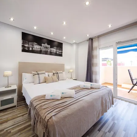 Apartmán Banus - Newly Renovated Premium 2br-2ba - Steps To The & El Corte Ing Luxury Shoop - Balcony With Pool Views - Prime Puerto Banus Location - Ideal For Families - Marina Banus Iv Complex
